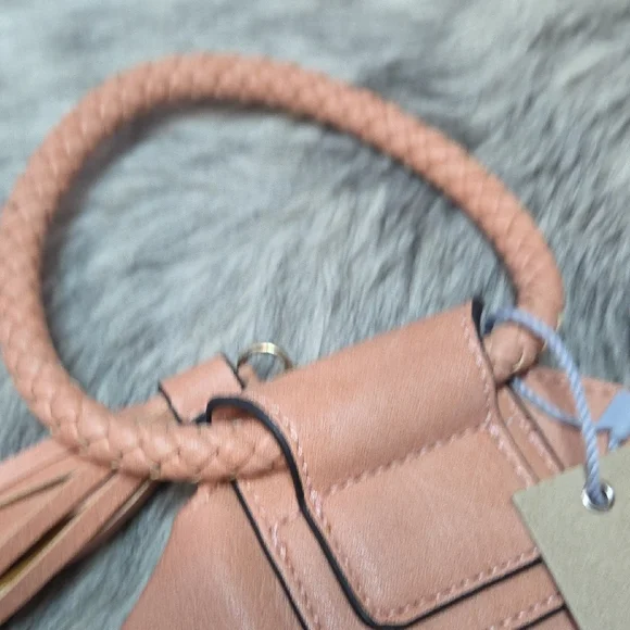 NWT Chic Vegan Fringe Bag in Pink - Picture 4 of 7